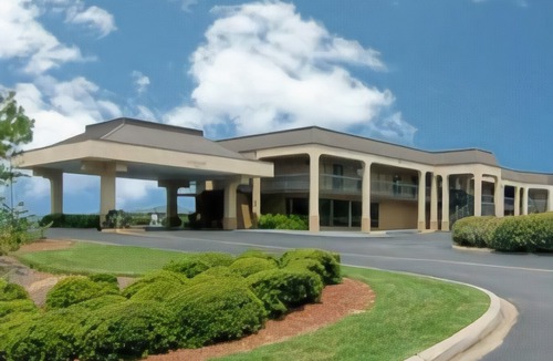 Irondale Hotel | Quality Inn Airport - Southeast