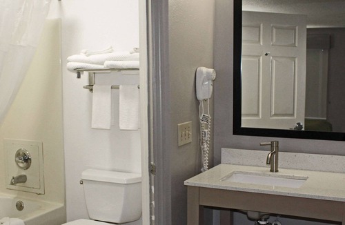 Scottsboro Hotel | Quality Inn Scottsboro US/72 - Lake Guntersville Area