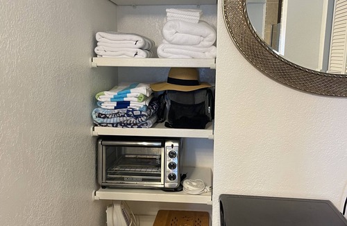 Vero Beach Apartment | Quiet Island Sanctuary, Private Studio, Sleep Deep, Walk to Beach