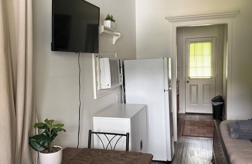 South Baton Rouge Cottage | Quiet LSU Retreat - 1BR - 13 Min to Tiger Stadium