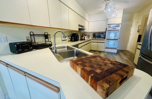 Harbor Beach House | Quiet Luxury Canal Villa Near Fort Lauderdale Beach, restaurants and shops
