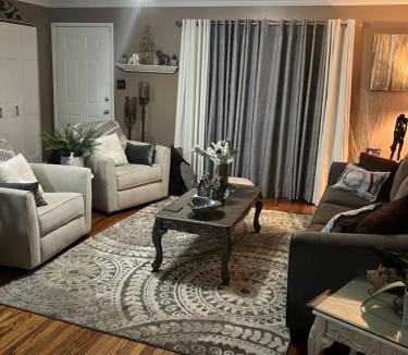 Speedway House | Racetrack close