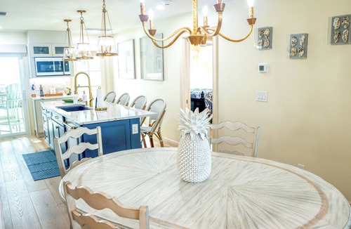 Boca Grande Condo | Rare BOCA GRANDE 3BR/3BA WATERFRONT - Gulf Sunsets & Harbor Sunrises - Boat Slip