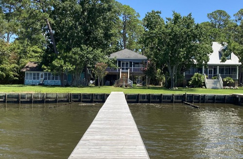 Fairhope House | Rare find! Lovely Beachfront Home with your own pier and newly added sandy beach