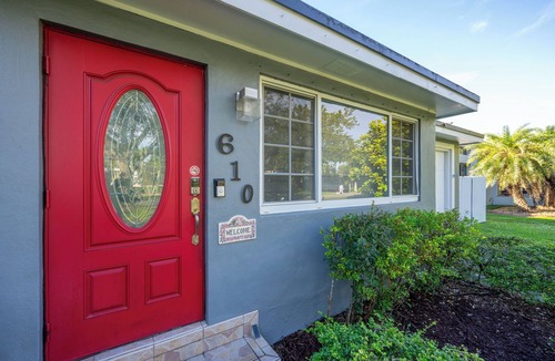 Miami Springs House | Ravenville Home and Pool - 3-bedroom house with AC in charming Miami Springs
