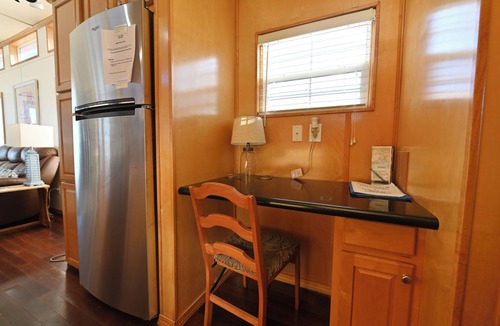 Historic Downtown Apalachicola Boat Rental | Rebel's Rest - A Romantic Getaway Houseboat w/New Water Filtration System