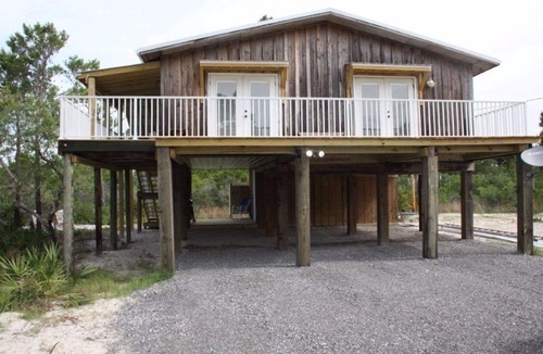 Surf Side Shores Cottage | Recently Updated! Palmetto Paradise 2bd 1.5 bath. Sleeps 6.