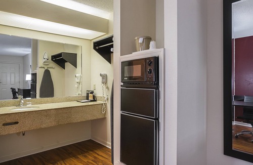 Scottsboro Hotel | Red Roof Inn & Suites Scottsboro