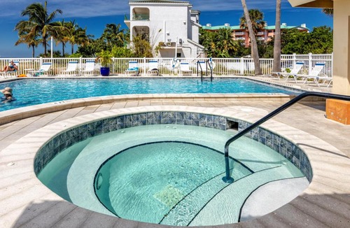 Redington Shores Apartment | Redington Beach Retreat - Immaculate Beach Condo with Water Views, Pool, Hot Tub