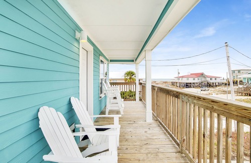 Saint Elmo House | Reduced Rate! Keep it Simple *Private Pool, Pet-Friendly, Beach Access*