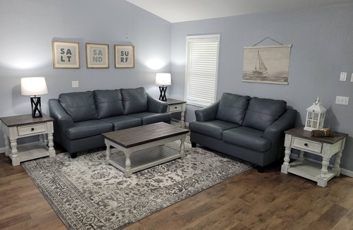 Parker House | Reel Em' Inn -3bdr 2.5ba Waterfront Home Located at Pier98 Marina -Pets Welcome