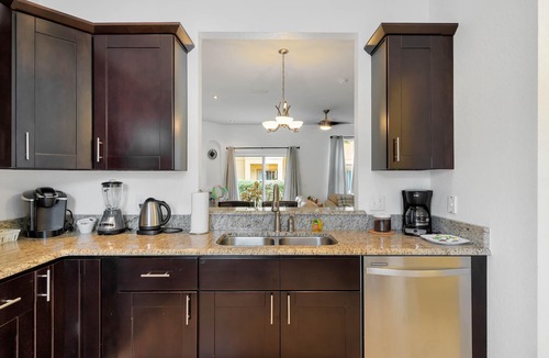 Regal Palms House | Regal Palms Resort A Cozy & Convenient Retreat