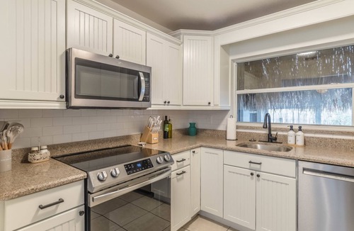 Clearwater House | Relaxed 3BR retreat w/heated pool & patio