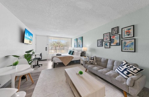 Highlands Apartment | Relaxing King Studio 5 Min from Zoo & Downtown