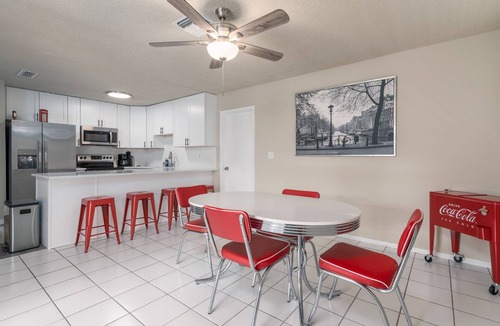 Pinebrook Estates House | Relaxing Largo Pool Home, 10 Miles To Beach! 122nd