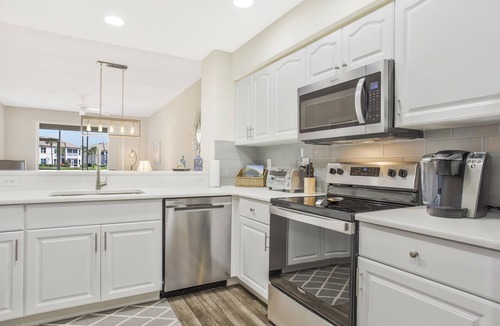 Tropical Cove Condo | Renewed 2-bedroom condo in Lexington C. C., Fort Myers, with Golf included!
