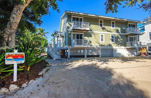 Captiva House | Renovated 6-Bedroom Beachfront Home with Ramp Access & Gulf Views