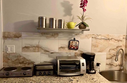Naples Apartment | Renovated Apt