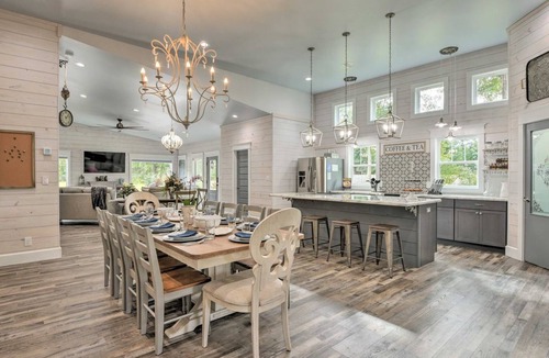 Foley House | Resort Feel Home, Private Pool,Spa,Hammocks. Beach,OWA,Wharf-15min, 5 BedRms