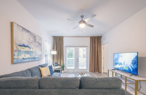 Bearss Plaza Apartment | Resort: KING bed, POOL, Moffitt, Busch Gard