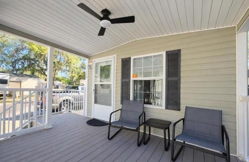 Seffner Community Alliance Apartment | Resort-Style 1 Bedroom with 3 Pools and Hot Tub