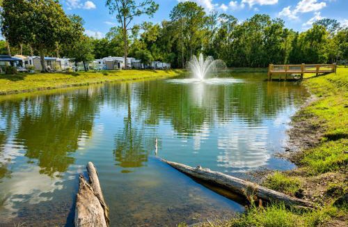 Seffner Community Alliance Apartment | Resort-Style 1 Bedroom with 3 Pools and Hot Tub