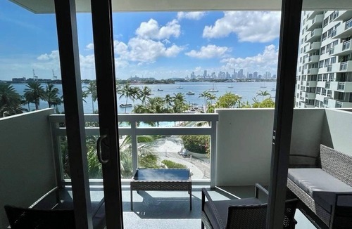 West Avenue Apartment | Resort style apartment with beautiful Bay views nMinimum 30 days rental