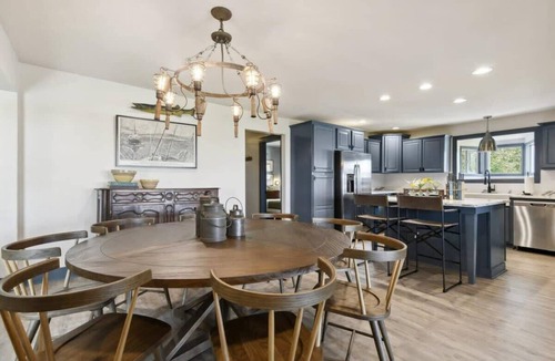 Shoreline Park House | Restful Retreat | Heated Pool & Game Room