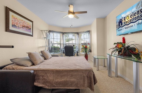Fort Myers House | Restful Retreat - Lake views, Spectacular Sunsets, Kayaks - Villa Sundown- Roelens Vacations