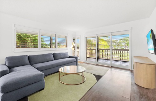 Hunt Club Apartment | Restoration Hardware PGA National Condo w/180° Golf Course Views