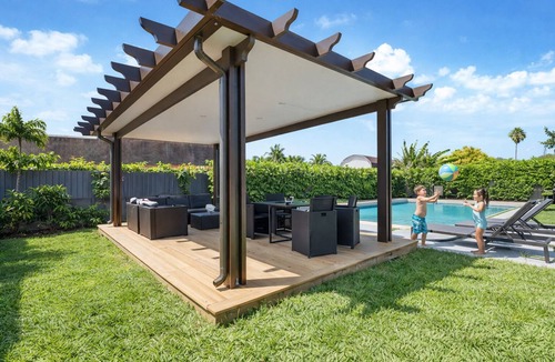 Coral Terrace House | Retreat Near MIA Heated Pool, BBQ & Playground