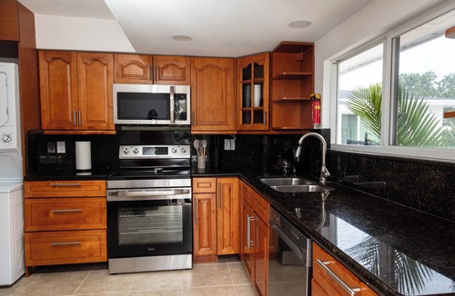 Coral Ridge Isles Apartment | Retreat Suite · Pool · Beach · Hard Rock · FIFA 2026 · FLL Airport · Sleeps 8