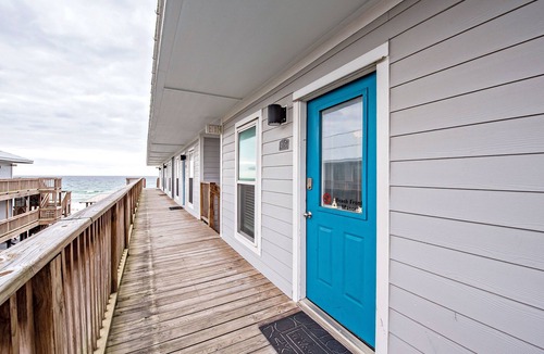 Gulf Shores Condo | Ride the TIDE Beachside! 2Bd, 1B, Free Parking! Steps 2 Sand! 200 5 Star Reviews