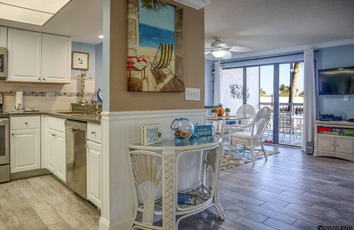 South Island Condo | RIGHT ACROSS THE BEACH! NEW LISTING! FABULOUS ISLAND VACATION CONDO FOR FUN IN SUN!