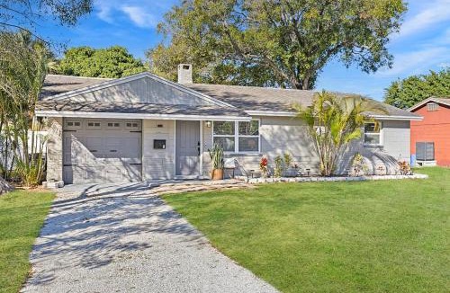 Pinellas Park House | Right at Home Stays - Modern 2BR 2BA with Yard & Fireplace