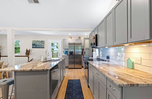 Prospect House | Riverfront Home on the Ohio River, Private Dock, Hot Tub, Sleeps 8