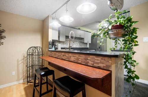 Oak Haven House | Riverfront Retreat. Private Oasis 7 minutes to downtown