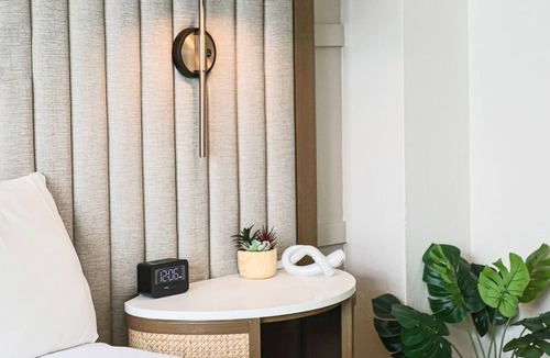 Beverly Heights Hotel | Riverside Hotel | Micro Queen | Heated River Pool, Walkable Dining | 2 Units