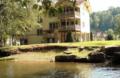 Helen Condo | Riverside Relaxation located steps from downtown & overlooking the Chattahoochee