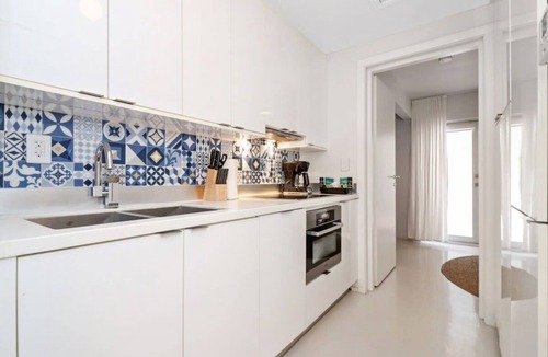 South Pointe House | Roami at 250 Collins | Pool | Next to Beach |1 Bed