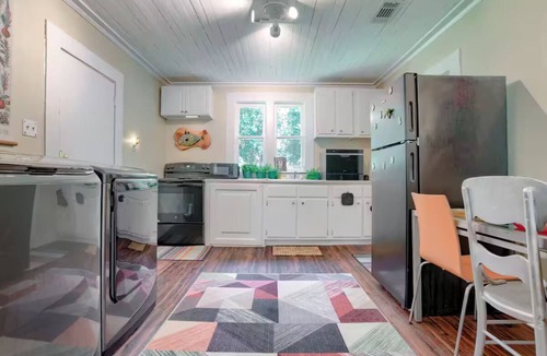 Mobile Cottage | Robinson Bayou's Blue Door Cottage