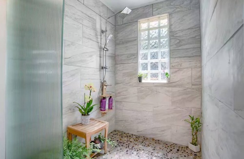 Mobile Cottage | Robinson Bayou's Blue Door Cottage