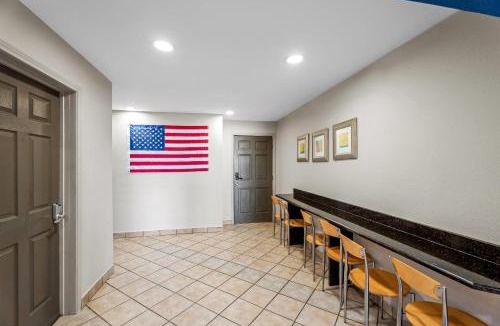 Temple Hotel | Rodeway Inn
