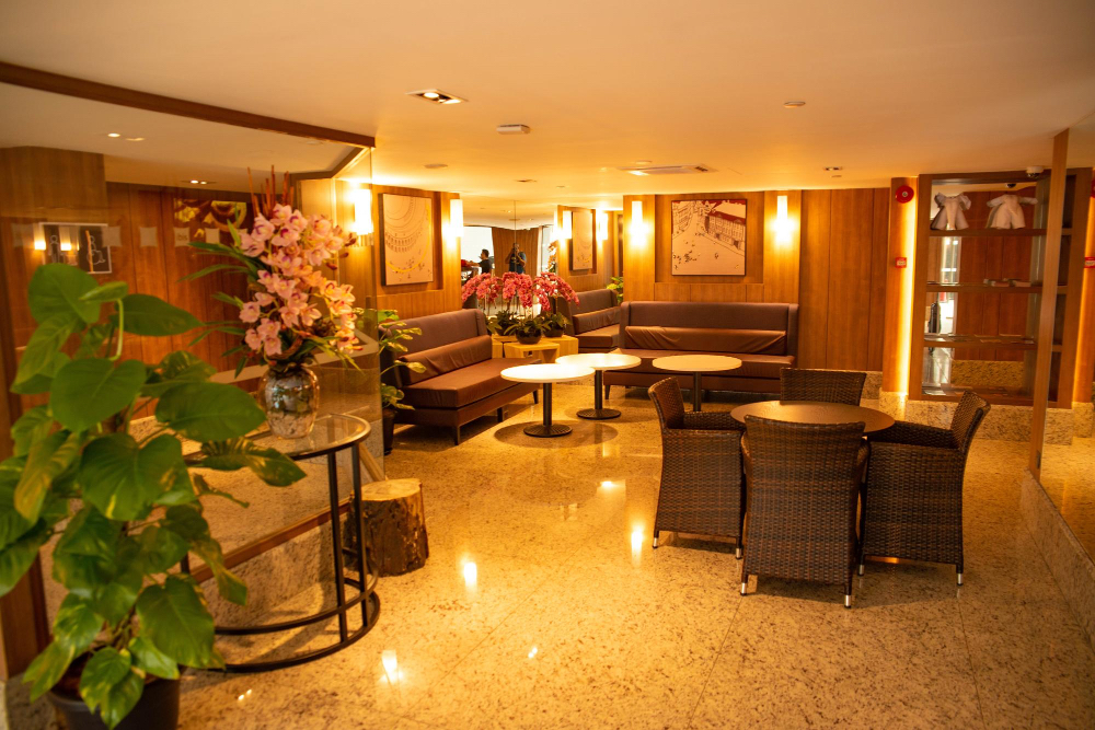 Theodore House | Rolling Getaway
