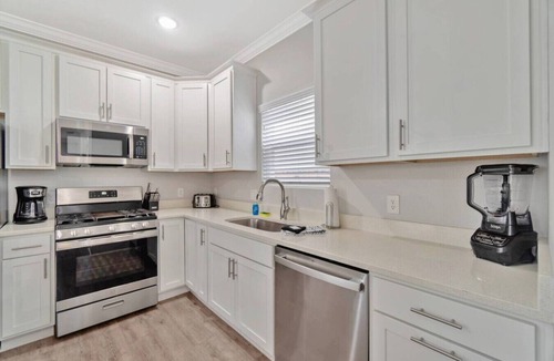 South Pensacola House | Romana Hideaway & Juliet Haven - Downtown!