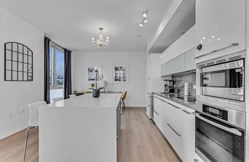 City Center Apartment | Rooftop Pool Suite in Miami Beach & Convention Center