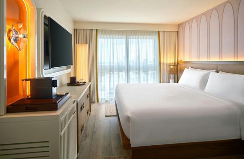 South Beach Resort | Royal Palm South Beach Miami, a Tribute Portfolio Resort
