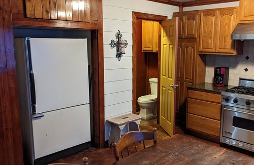 Oscar House | Rubies on the River- large yard, private pier, great for couples and families