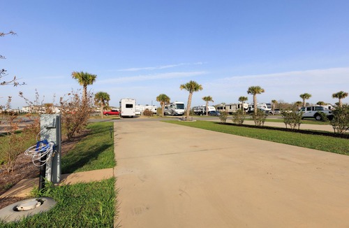 Foley RV Rental | RV Pad w/Pool, Pickleball, Go Carts & Putt-Putt