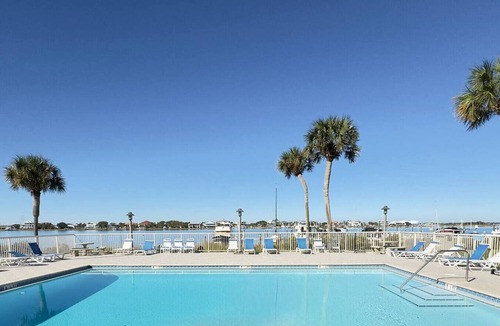 Villa Sabine Condo | Sabine #12C Top Floor/End Unit 3/2 Sleeps 10